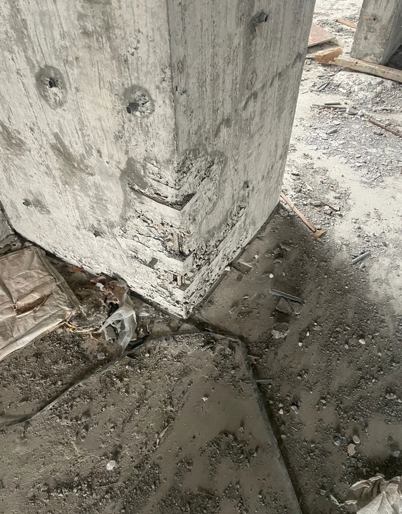 混凝土柱漏筋、缺棱少角